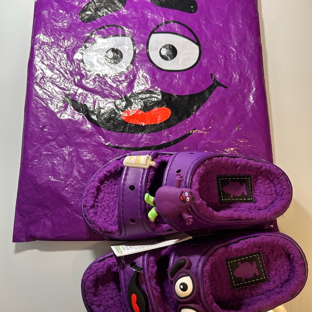 CROCS Purple Plush-Lined Sandals with Character Jibbitz - Picture 4 of 4
